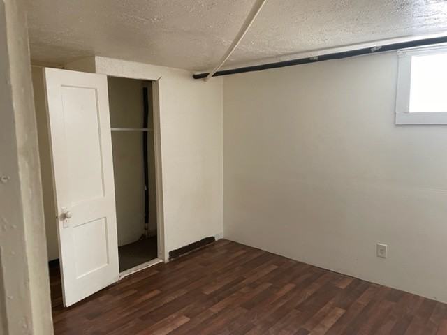 1529 11th St #B - Photo 4 of 7