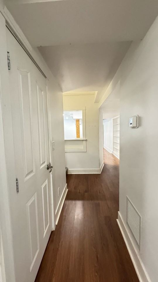 933 18 Ave Sw #6 - Photo 2 of 11