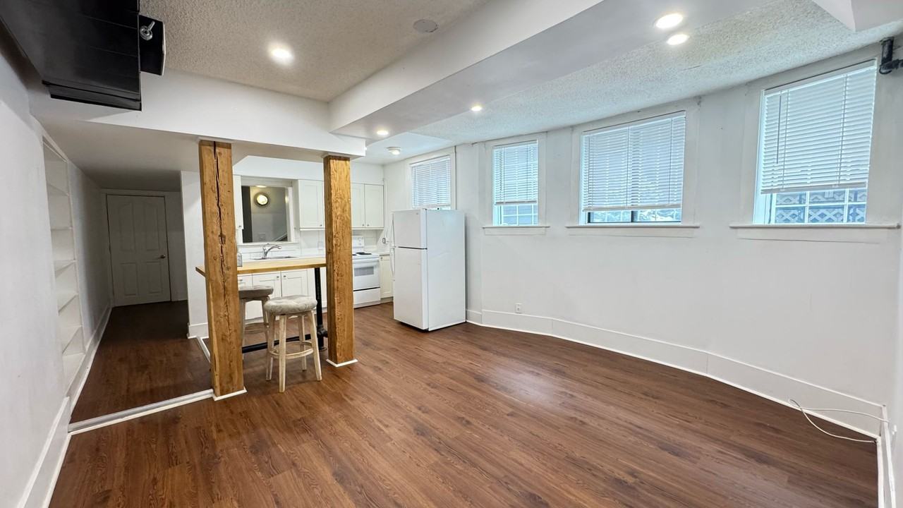 933 18 Ave Sw #6 - Photo 5 of 11