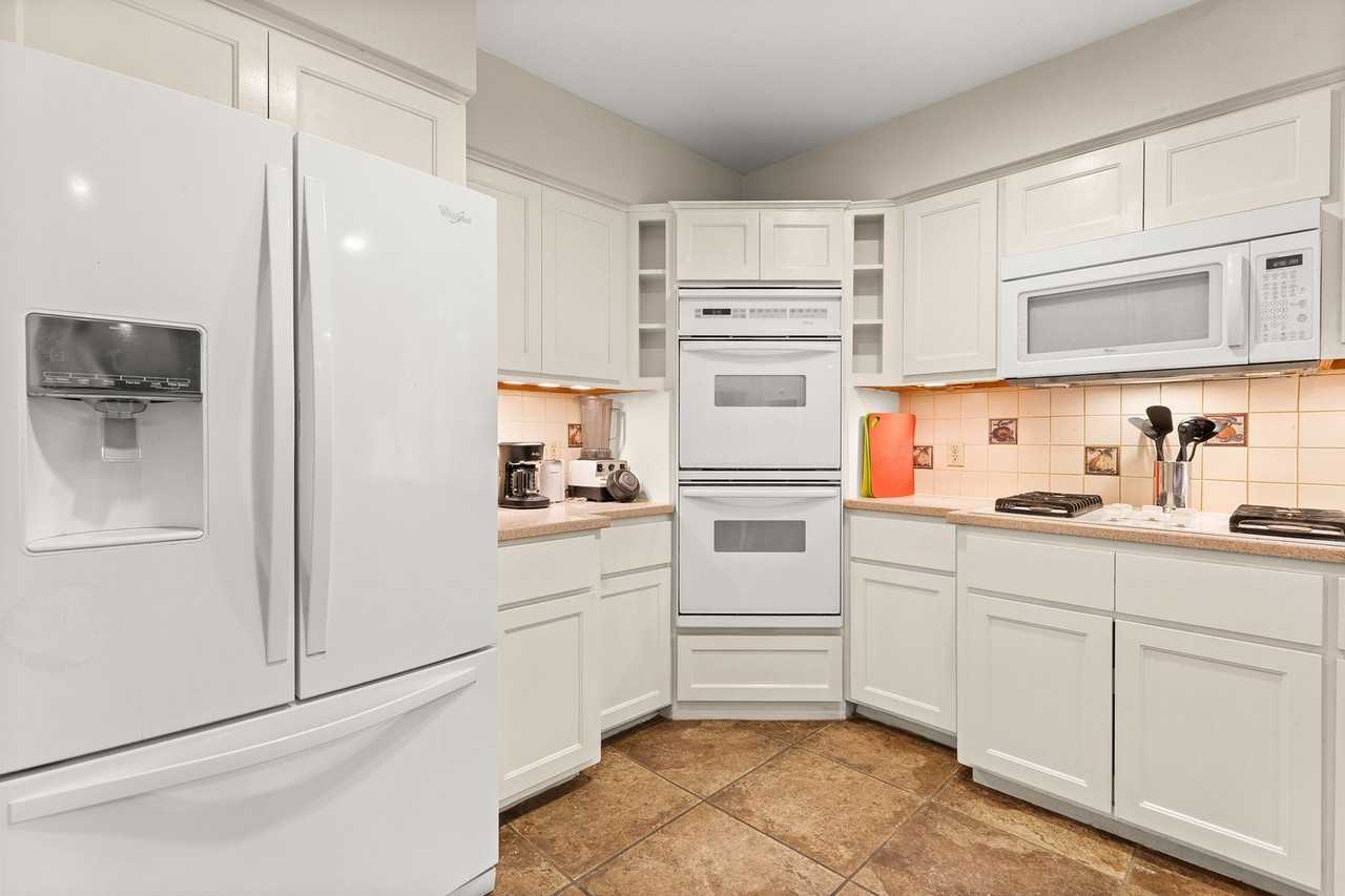 12309 Indian Mound Dr - Photo 4 of 25