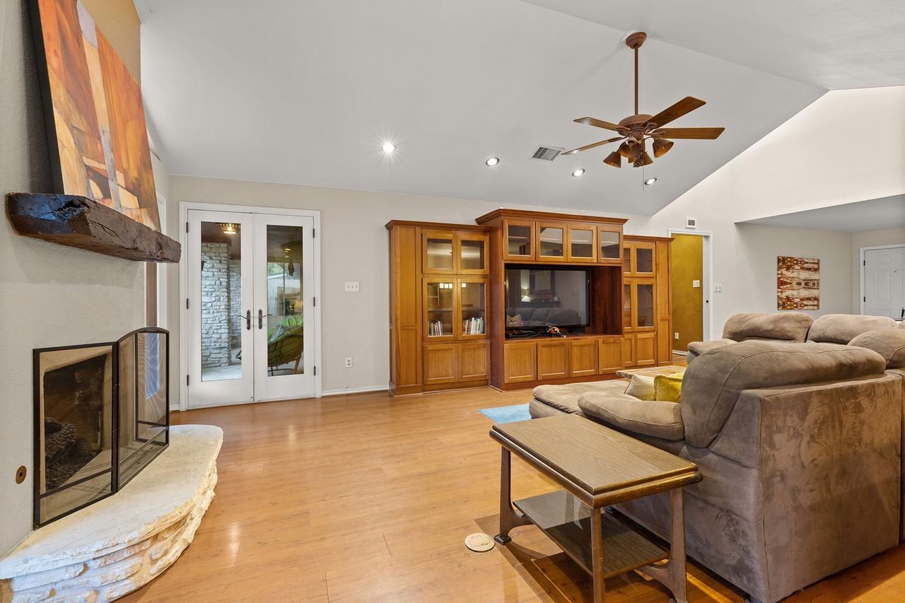 12309 Indian Mound Dr - Photo 6 of 25
