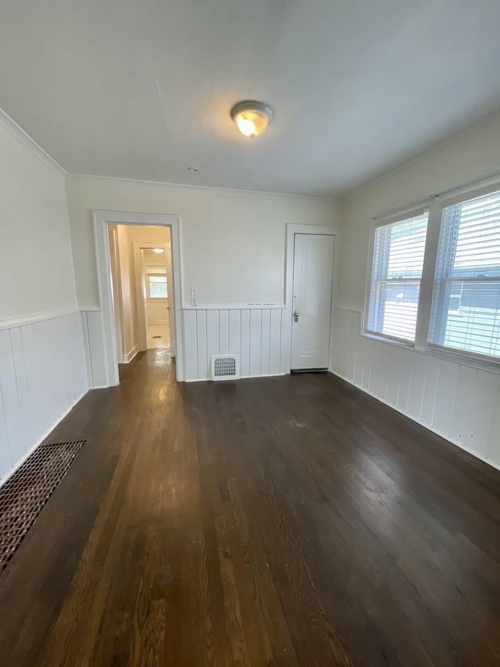 230 W 73rd Ter #1 - Photo 4 of 23