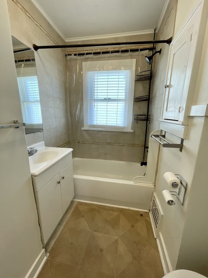 230 W 73rd Ter #1 - Photo 7 of 23