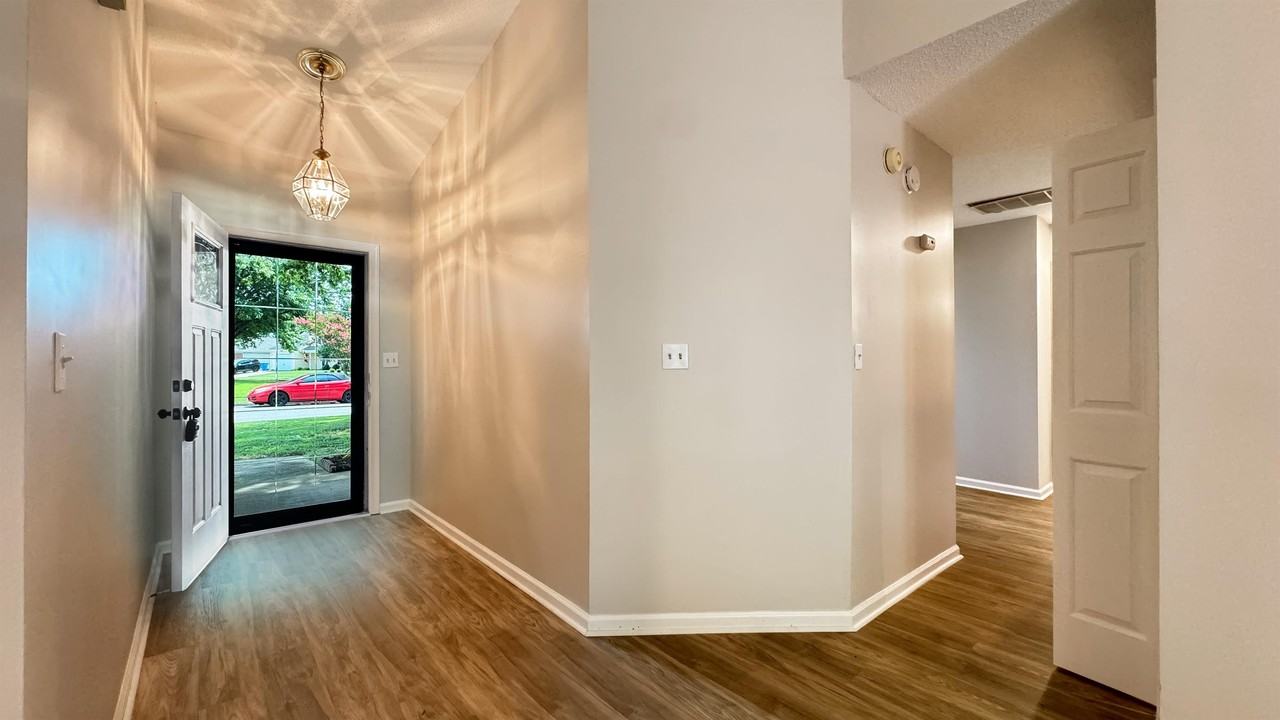 5568 Annandale Dr #1 - Photo 4 of 27