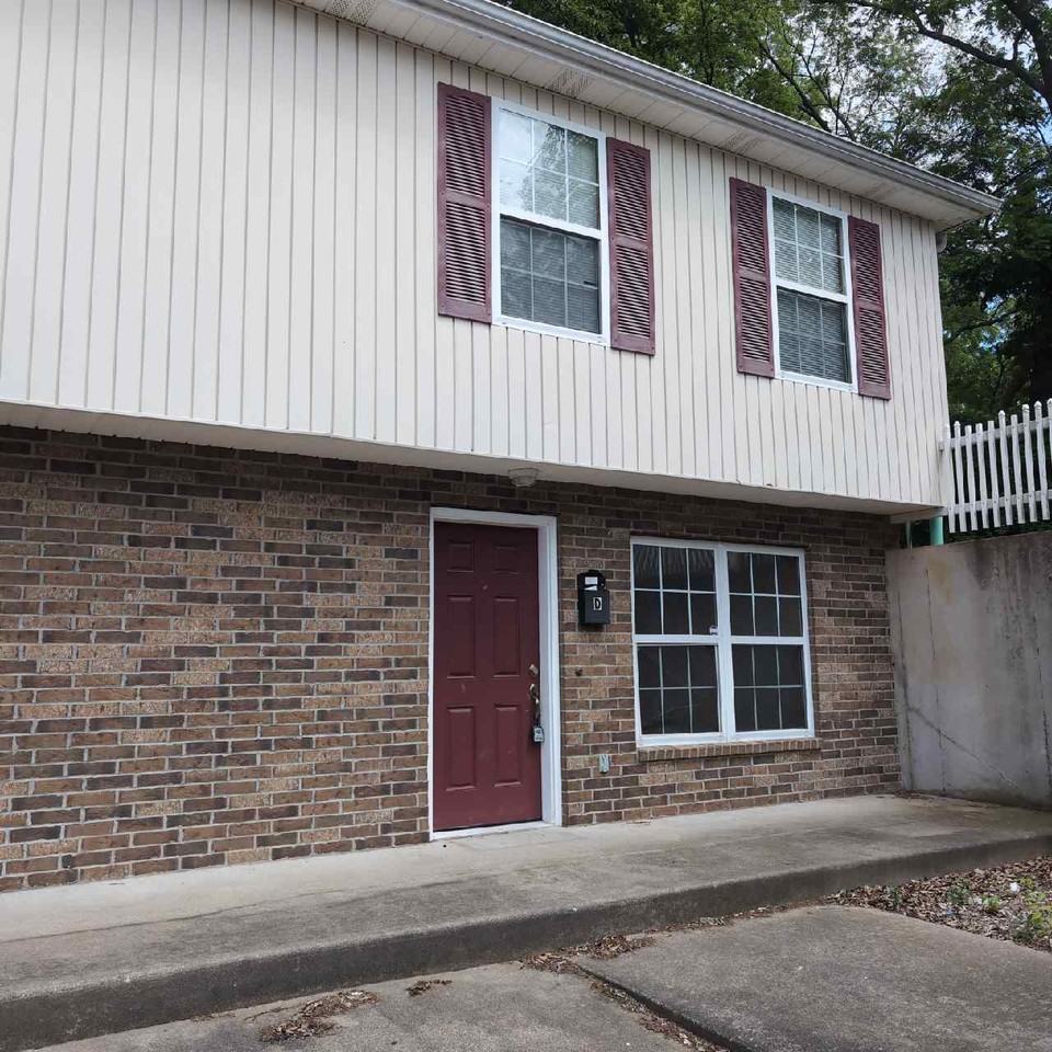 408 Ming St #D - Photo 2 of 7
