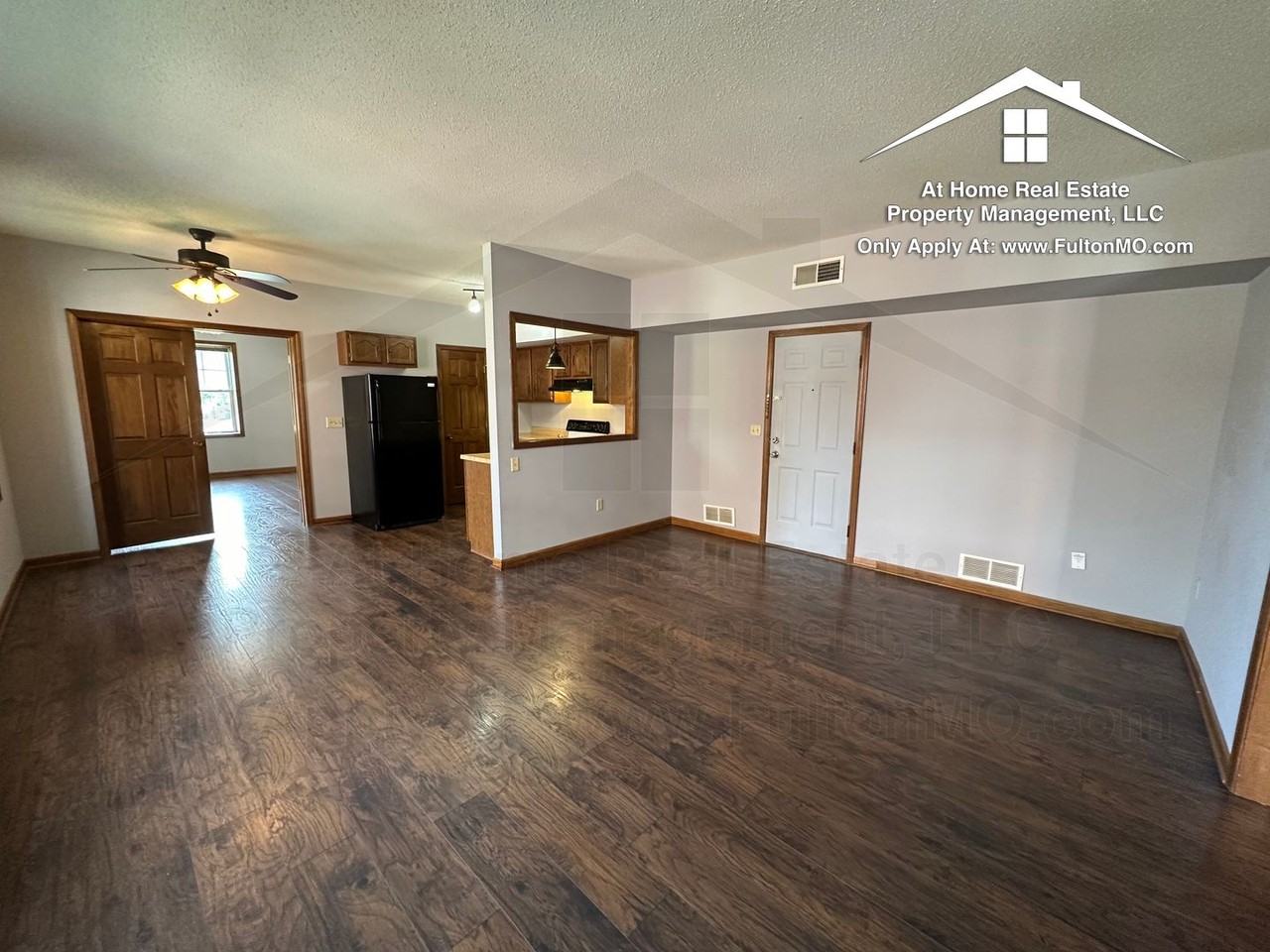 101 E 10th St - Photo 4 of 22