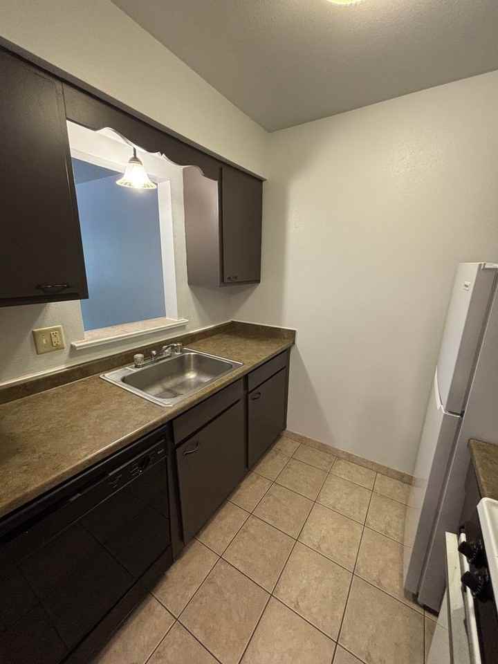 10628  W Dakota St. - Photo 5 of 23
