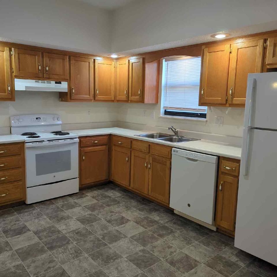 507 Streck Ct #C - Photo 3 of 7