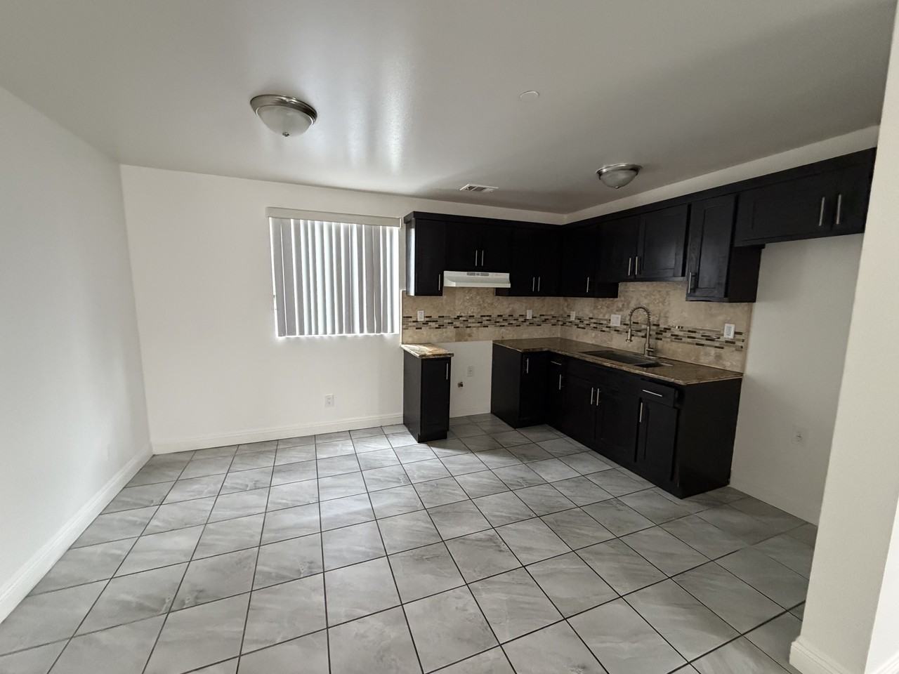 714 E 113th St #714 - Photo 2 of 20
