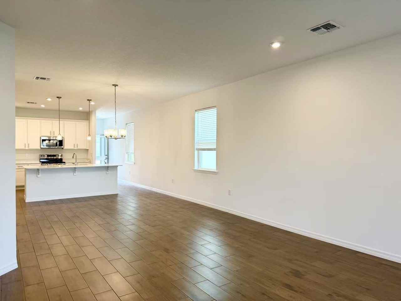 826 Castleford Ave Ne #1 - Photo 5 of 22