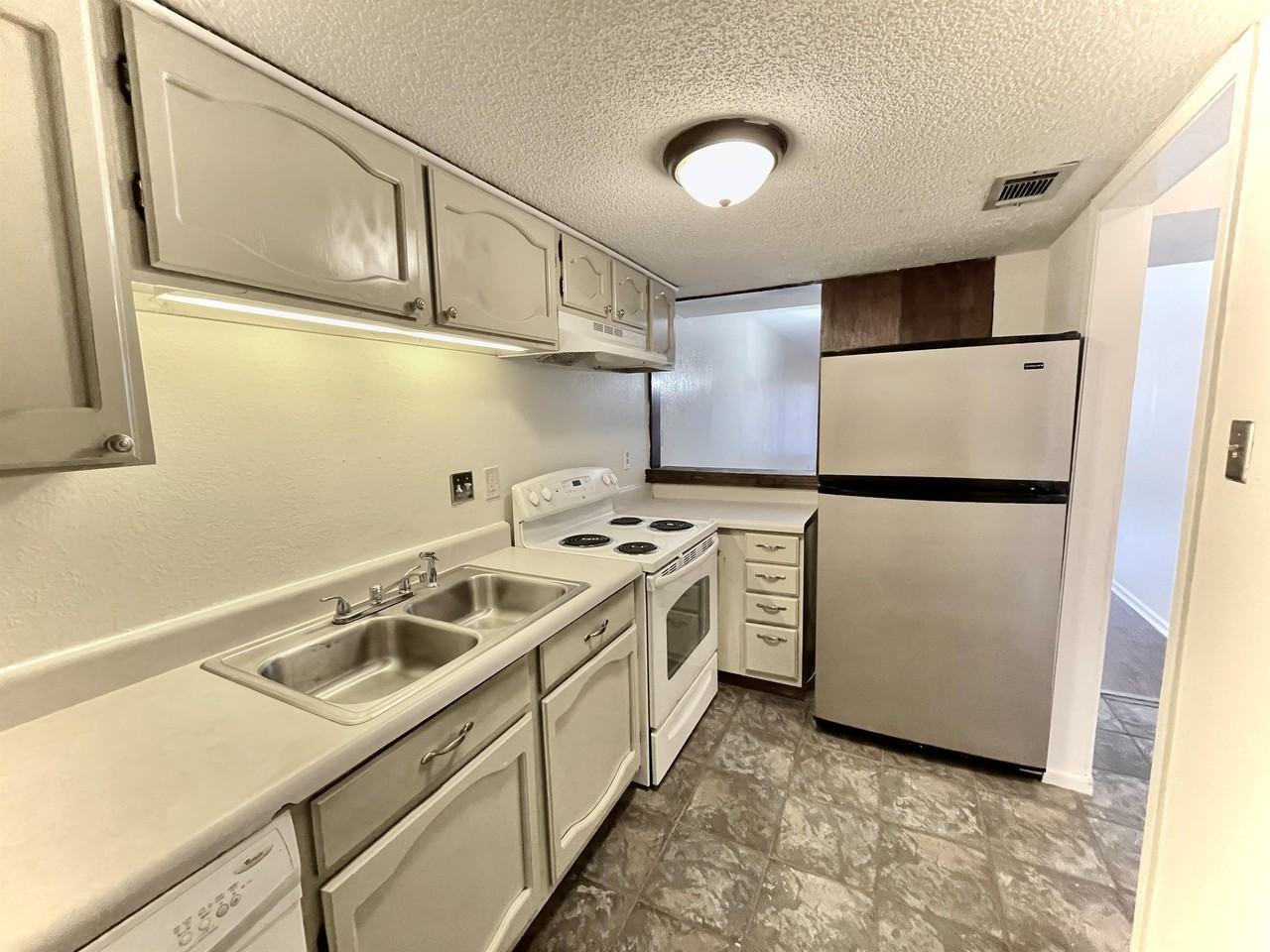 4345 Carter Creek Pkwy #3 - Photo 4 of 18