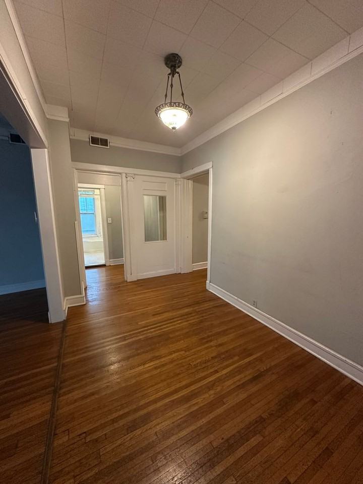 2320 E Belleview Pl. - Photo 2 of 32