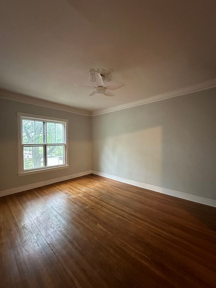 2320 E Belleview Pl. - Photo 5 of 32