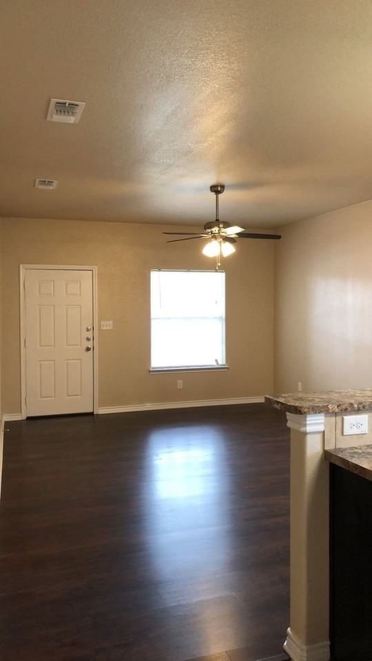 1101 Grace Point Dr #A - Photo 4 of 18