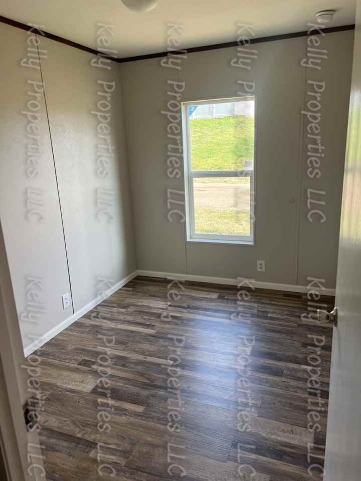 546 34th Ave Nw - Photo 2 of 10