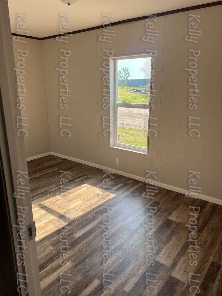 546 34th Ave Nw - Photo 3 of 10