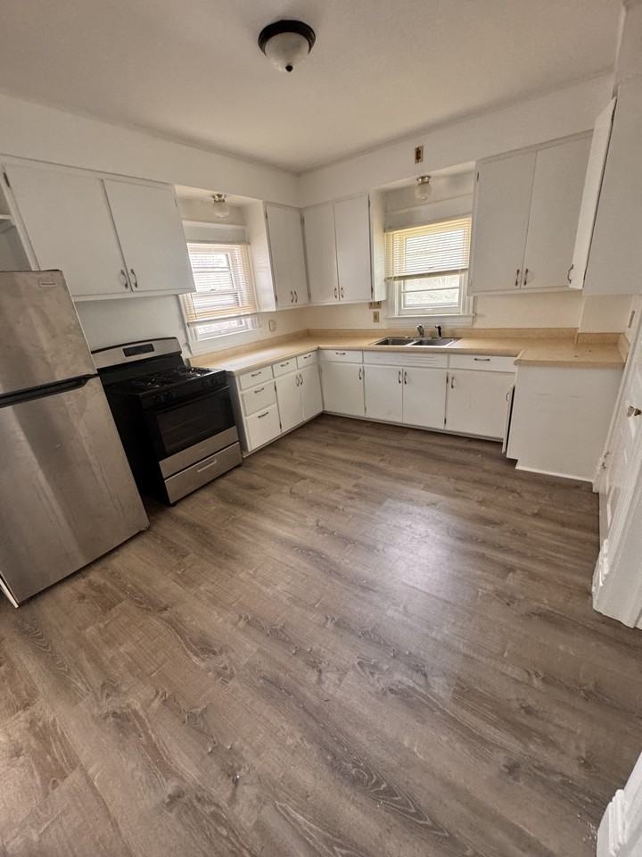 1432 Hayes Ave #2 - Photo 2 of 12