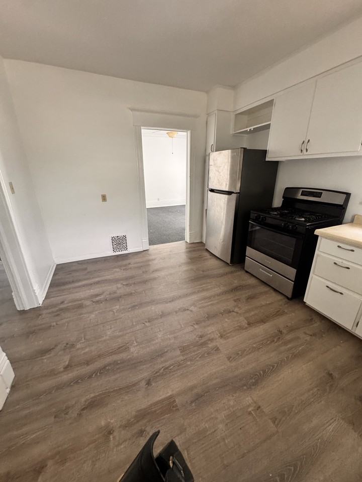1432 Hayes Ave #2 - Photo 3 of 12