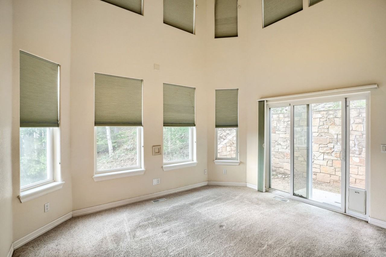 692 Louis Dr #1 - Photo 4 of 43