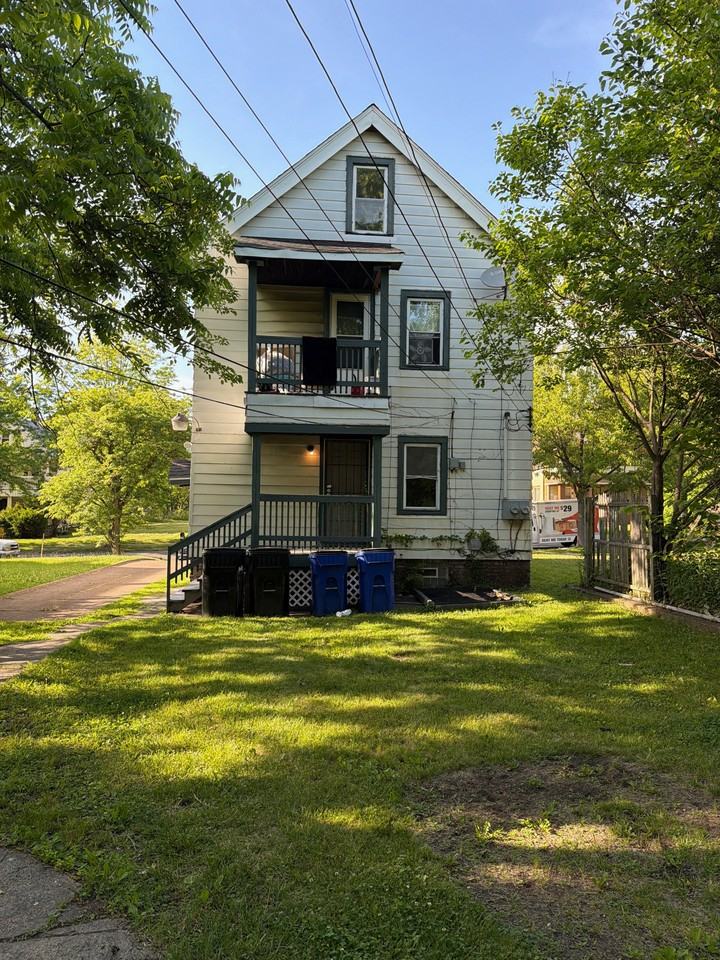 10302 Lamontier Ave - Photo 2 of 10