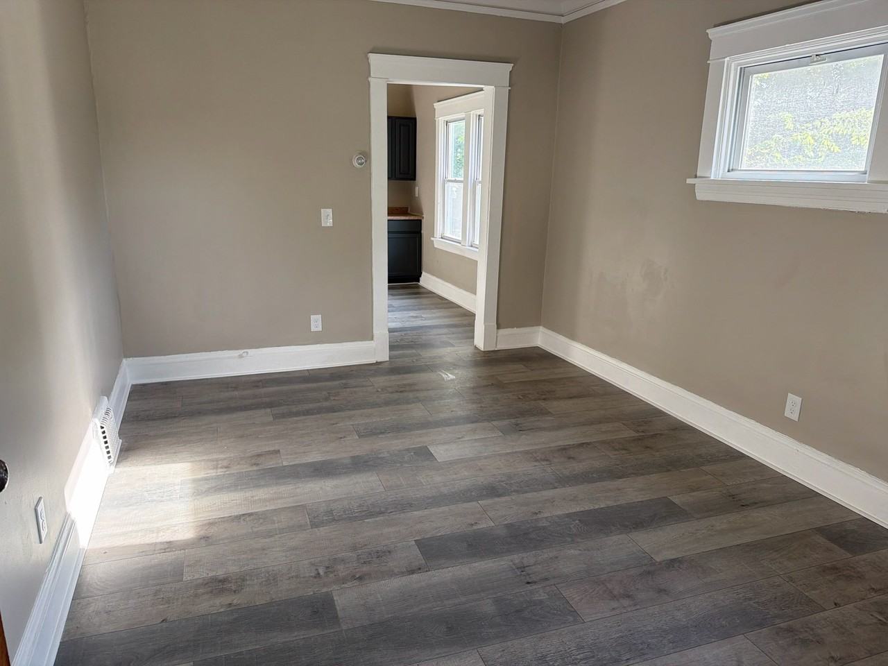 10302 Lamontier Ave - Photo 4 of 10