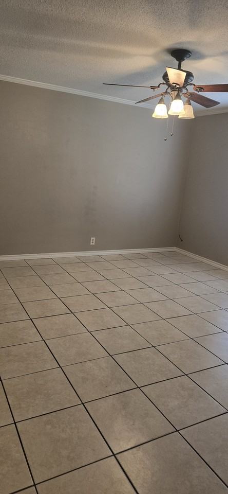 711 Hillview St #1 - Photo 5 of 13