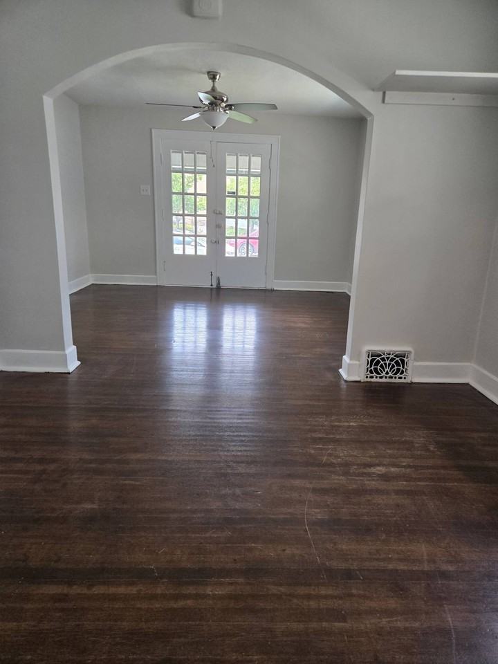 721 E 54th St #1 - Photo 6 of 12