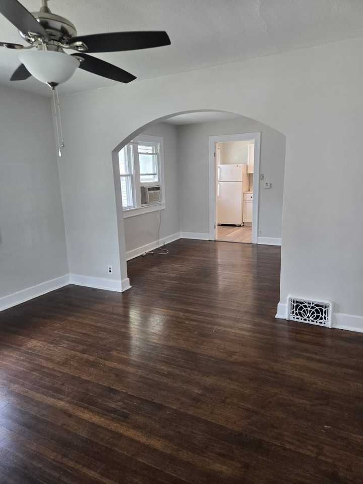721 E 54th St #1 - Photo 7 of 12