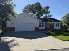 featured image of 3429 Powderhorn Cir #1