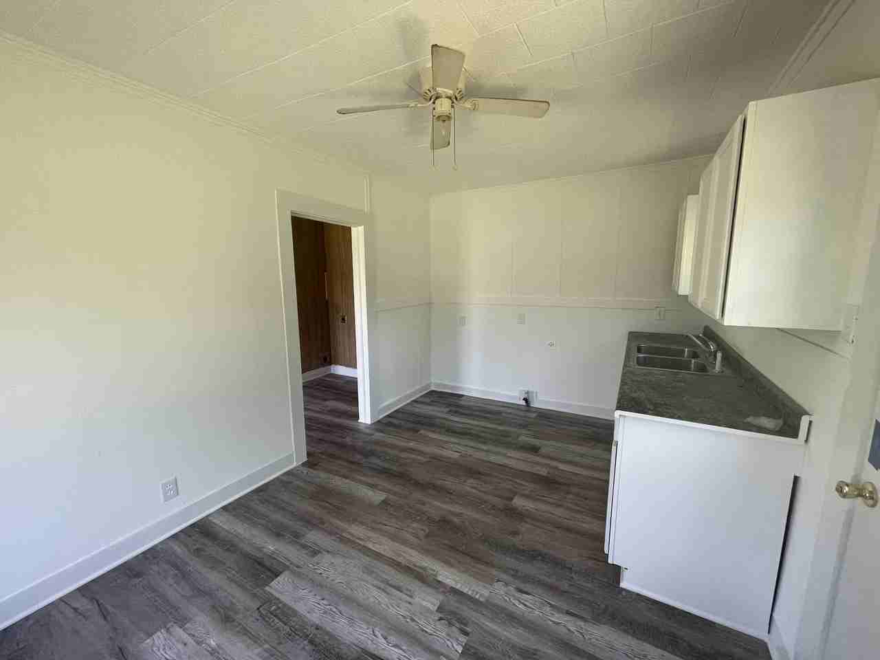 206 S King St #B - Photo 2 of 6