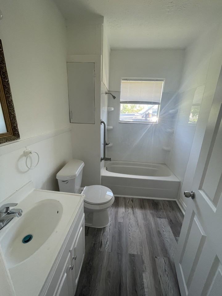 206 S King St #B - Photo 6 of 6