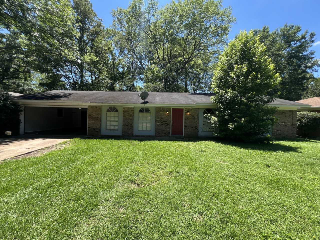 2915 Longwood Dr #1