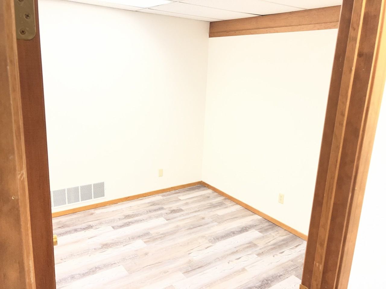 322 2nd Ave W #D - Photo 5 of 10