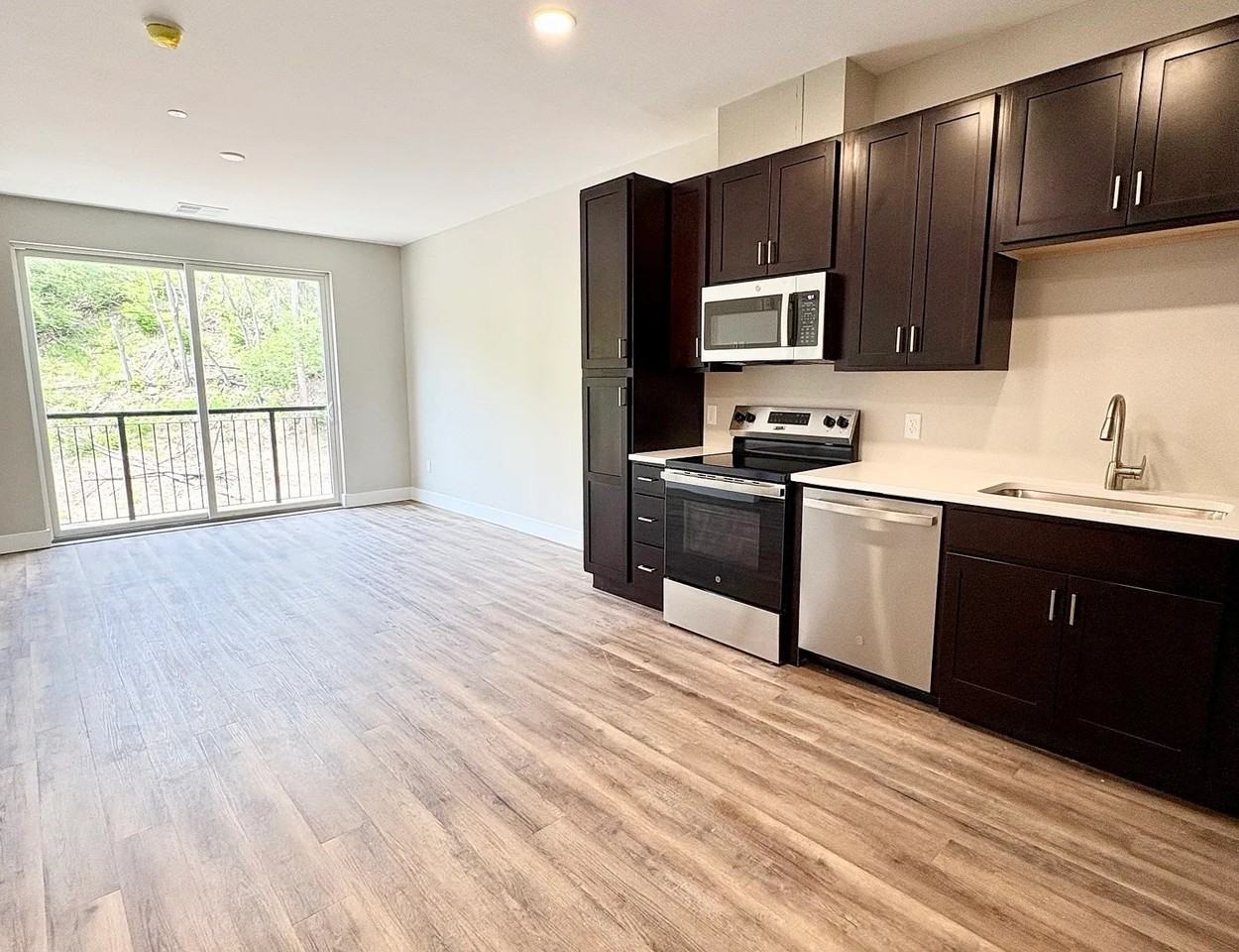 501-E Mcknight Cir #501E - Photo 2 of 8