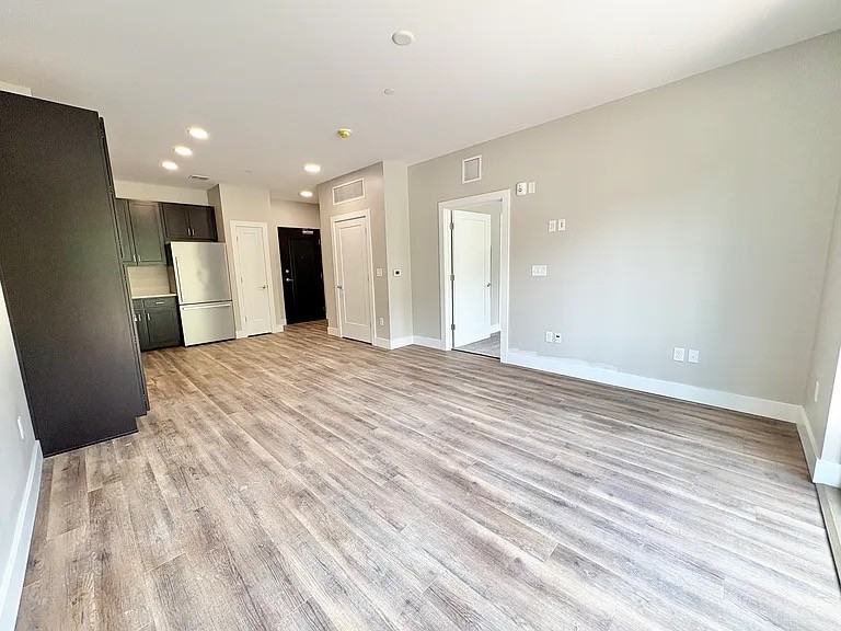 501-E Mcknight Cir #501E - Photo 6 of 8