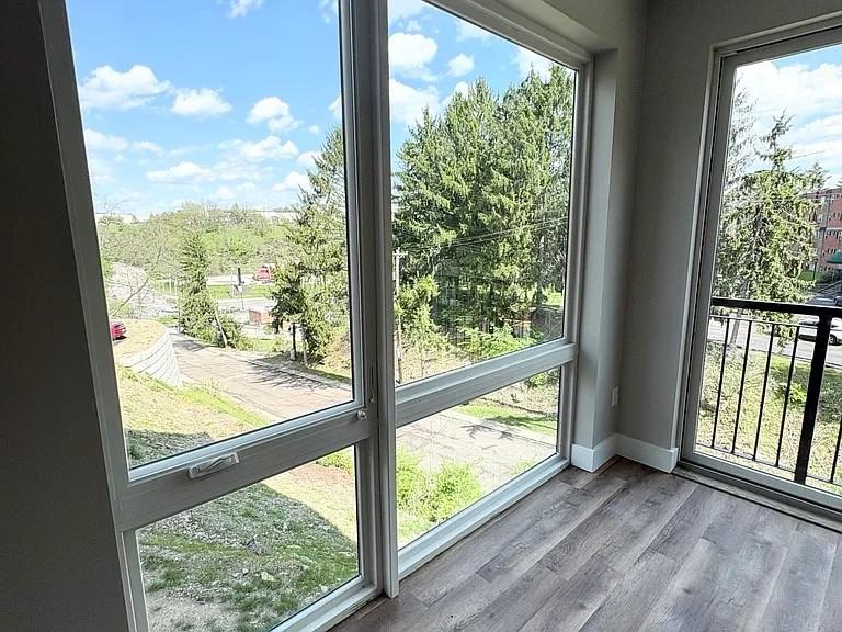 502-E Mcknight Cir #502E - Photo 2 of 8
