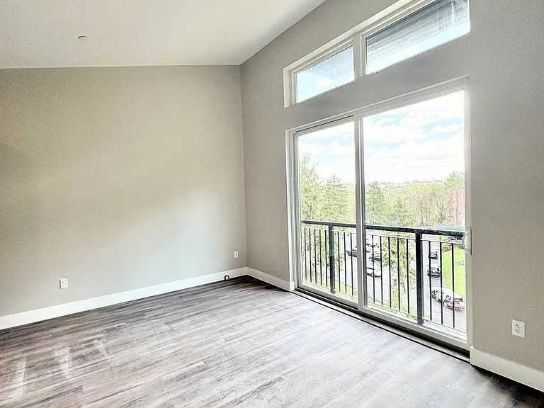 502-E Mcknight Cir #502E - Photo 5 of 8