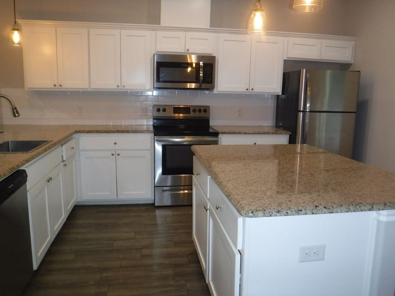 1506 Packsaddle Trl - Photo 2 of 13
