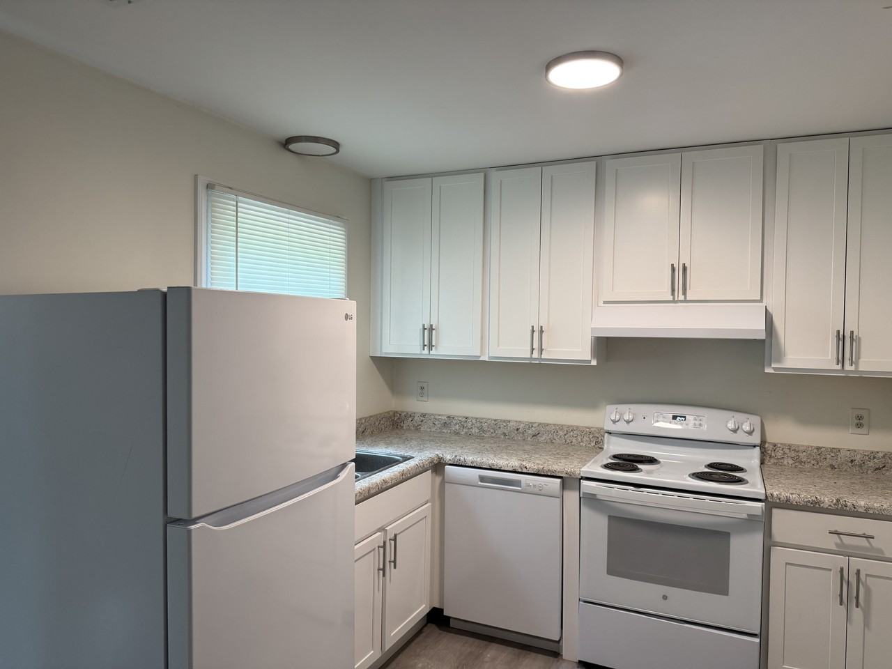 3810 Symi Circle - 1Apt 15 #1 - Photo 4 of 8
