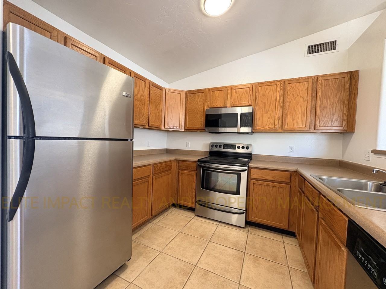 3422 N Fontana Ave #2 - Photo 7 of 21