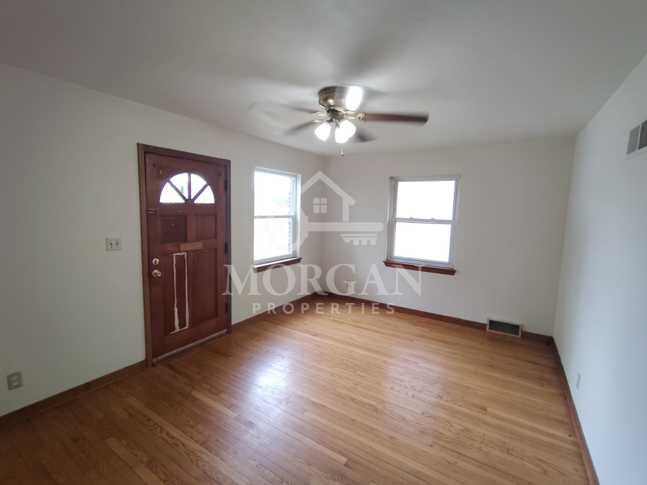 618 Henry St - Photo 2 of 5