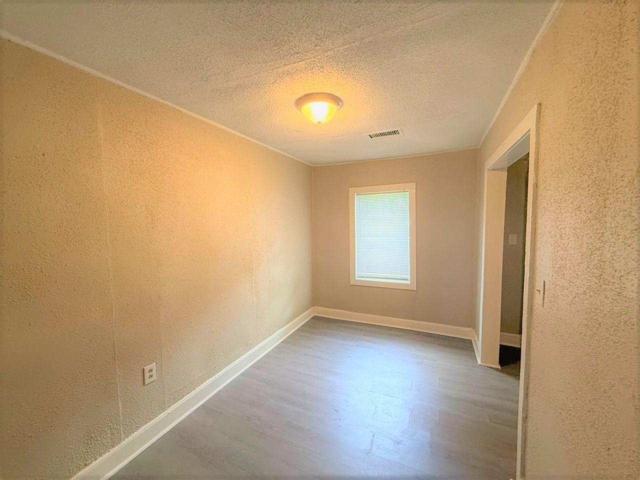 2673 Midland Ave - Photo 5 of 22