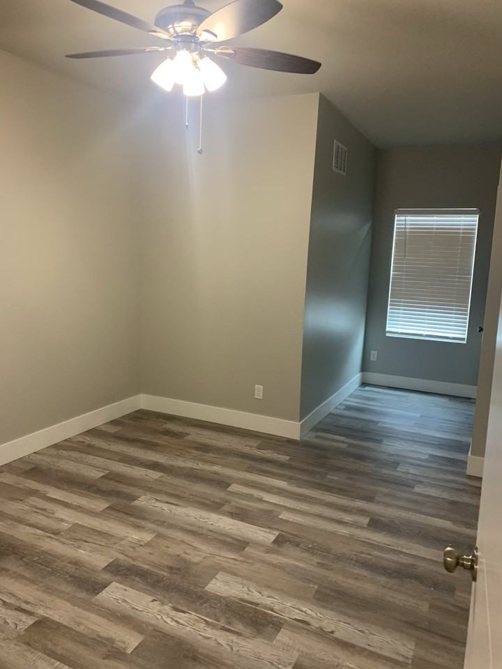 8861 W Haylee Cir #1 - Photo 5 of 10