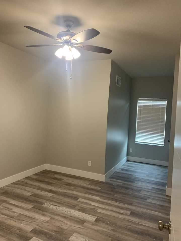 8861 W Haylee Cir #1 - Photo 6 of 10