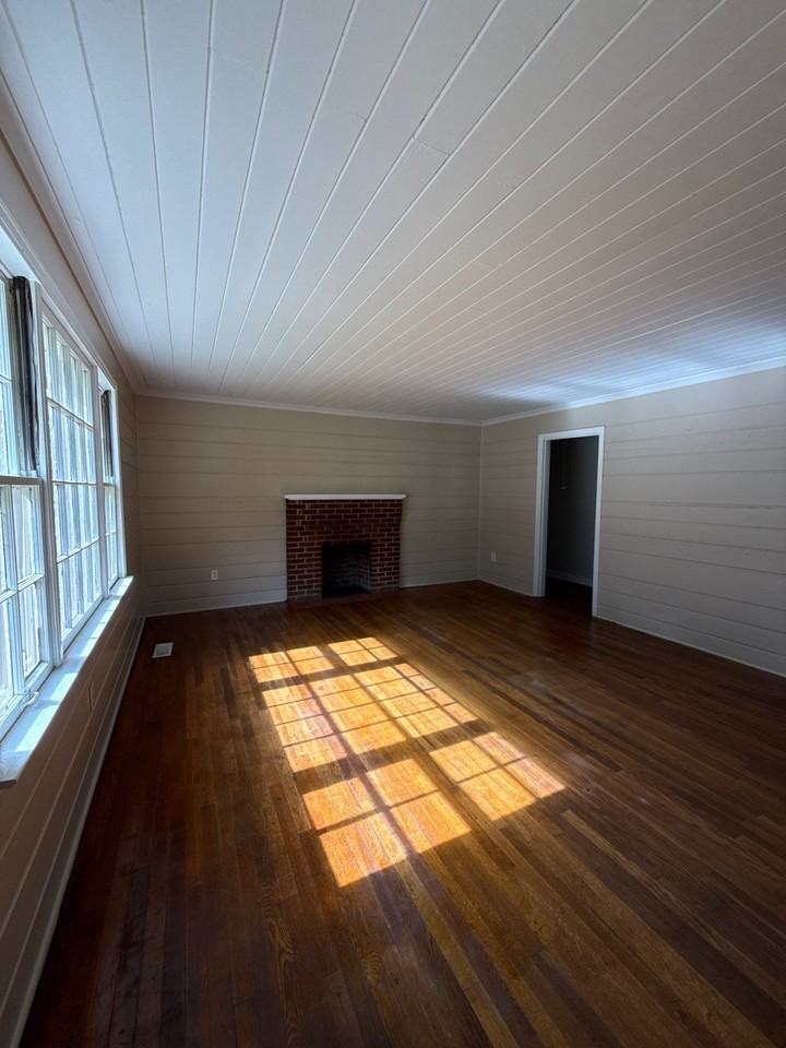 610 N Mclemore Ave #1 - Photo 7 of 12
