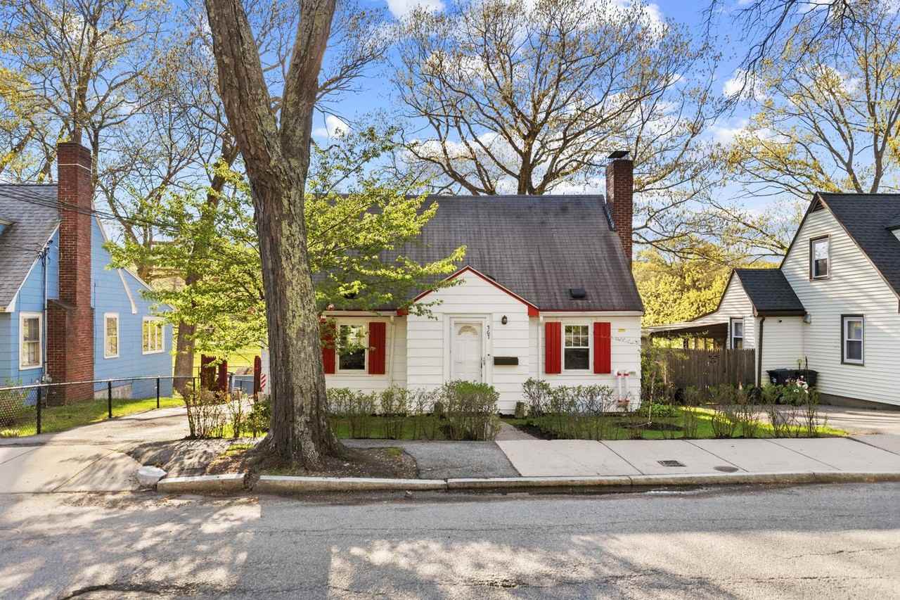 567 Poplar St #1 - Photo 4 of 15