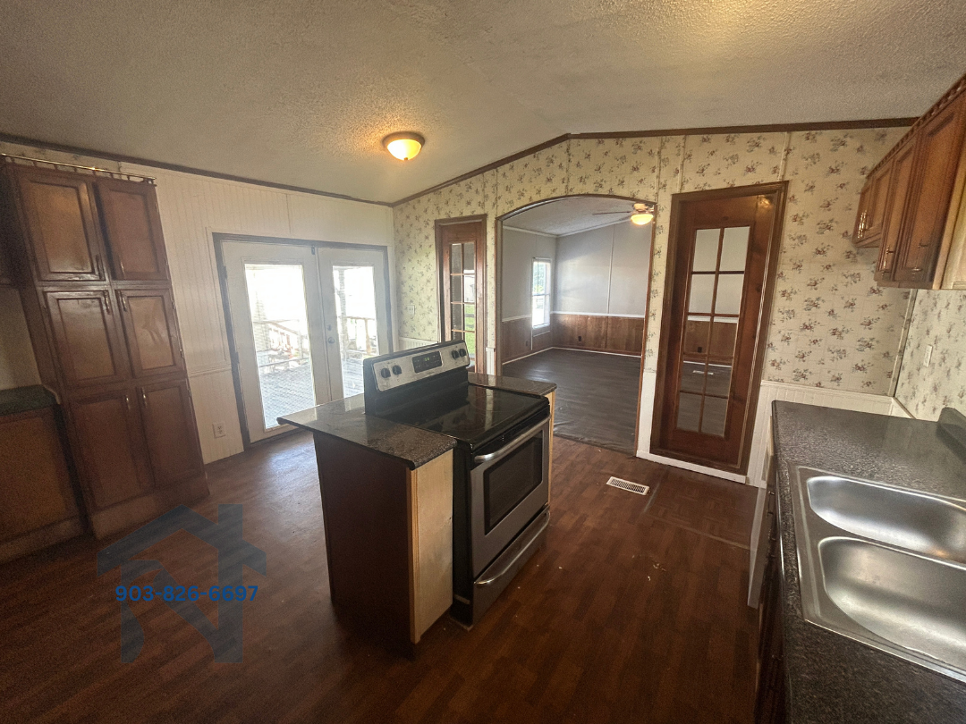 77 Davis St #77DAVISST - Photo 2 of 15