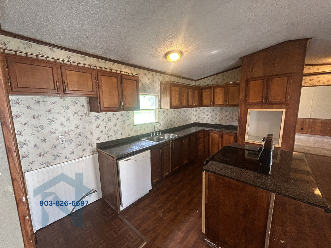 77 Davis St #77DAVISST - Photo 3 of 15