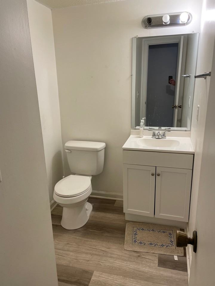 108 Kimeran Ln Apt B #B - Photo 3 of 6