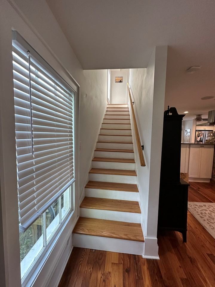 402 Queen St #1 - Photo 2 of 20